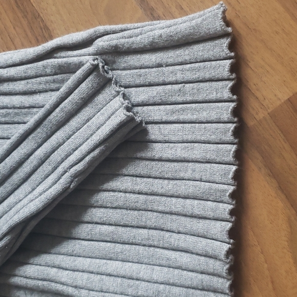 Womens Ribbed Turtleneck Gray Sweater worn once - Picture 2 of 4